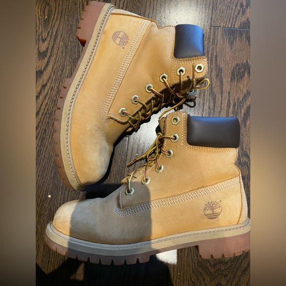 Timberland 6 Inch Premium Leather Waterproof Boot - Picture 2 of 9